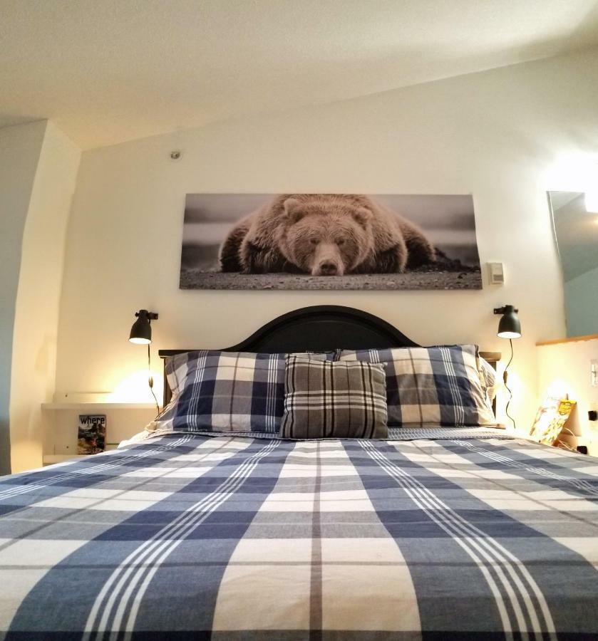 Downtown Loft, Mountain Views, Fireplace, Couple'S Retreat, Walker'S Paradise Canmore Exterior foto