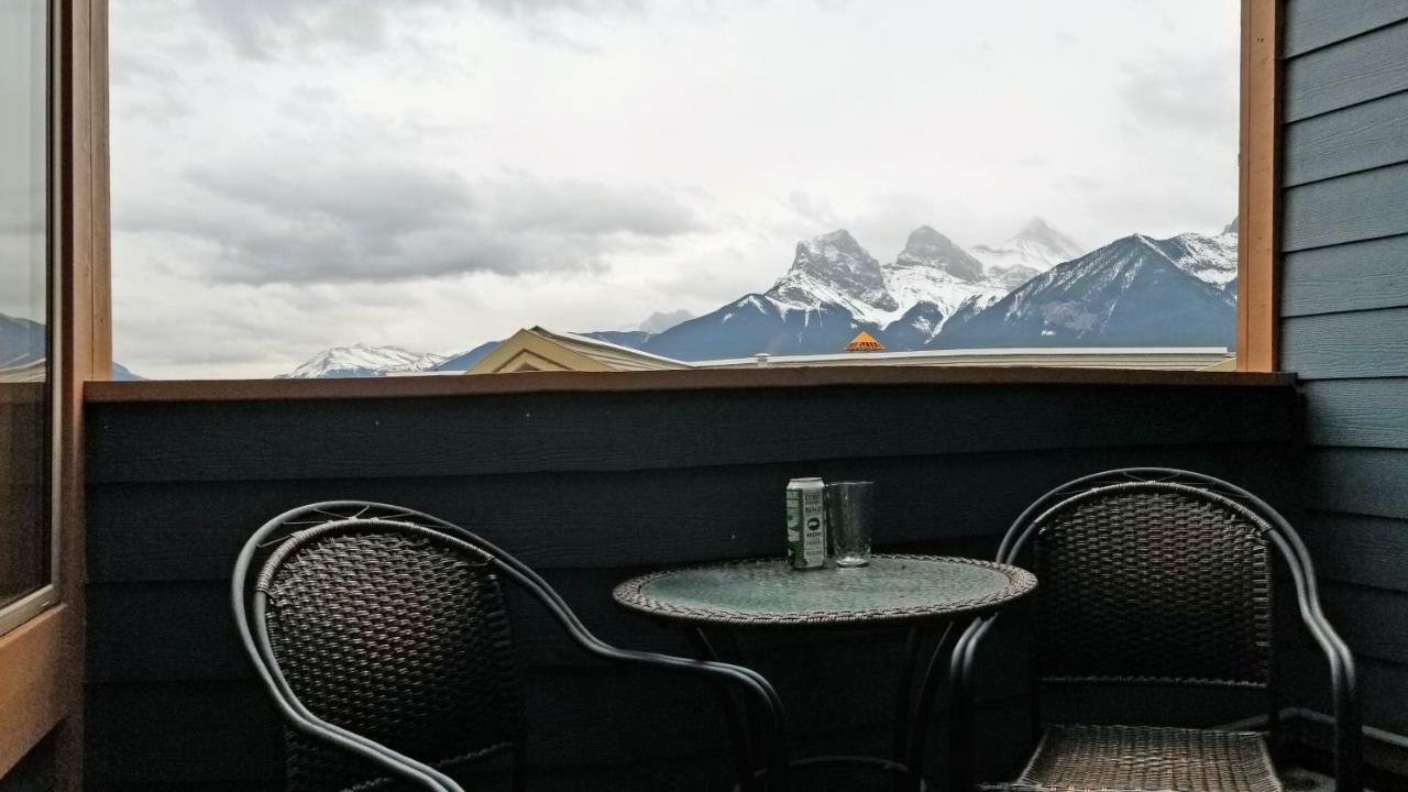 Downtown Loft, Mountain Views, Fireplace, Couple'S Retreat, Walker'S Paradise Canmore Exterior foto