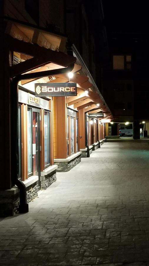 Downtown Loft, Mountain Views, Fireplace, Couple'S Retreat, Walker'S Paradise Canmore Exterior foto